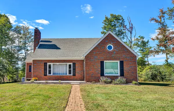 Martinsville, VA 24112,6303 Coopers Mountain RD