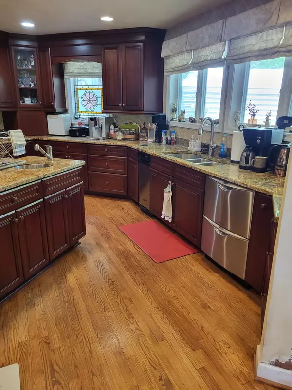 Moneta, VA 24121,120 Walton DR