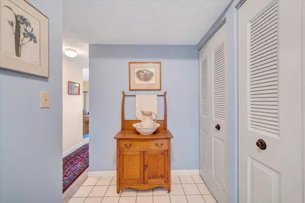 Moneta, VA 24121,289 Shoreline Marina CIR #112