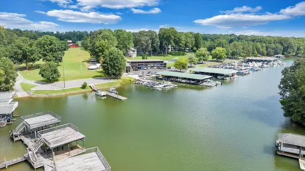 Moneta, VA 24121,155 Mallard Cove RD