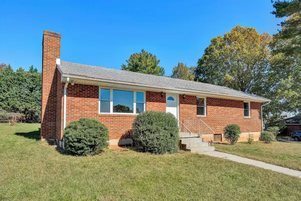 Roanoke, VA 24018,4403 Fontaine DR