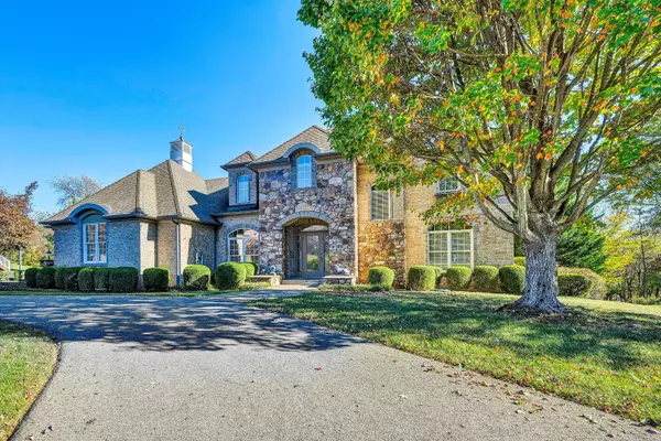 5120 Carter Grove LN, Roanoke, VA 24012