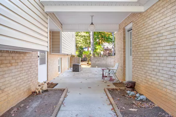 Roanoke, VA 24018,2926 Waxwing CIR