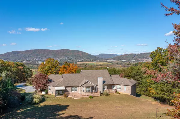 Roanoke, VA 24012,5250 Glade Creek RD