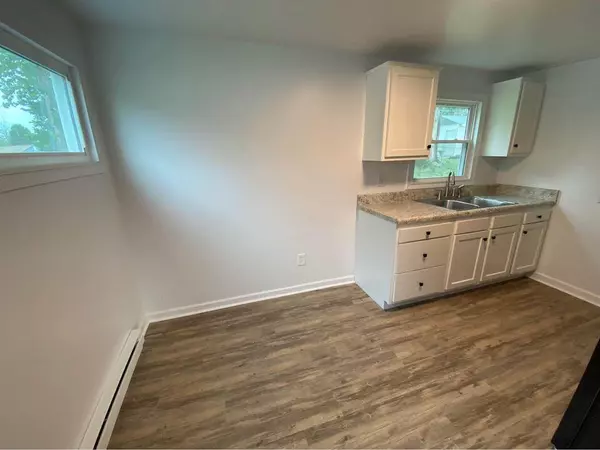 Roanoke, VA 24014,1528 Riverdale RD