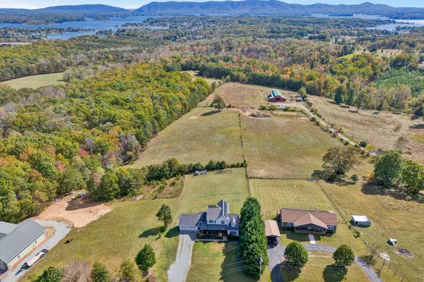 Moneta, VA 24121,2638 Bluewater DR