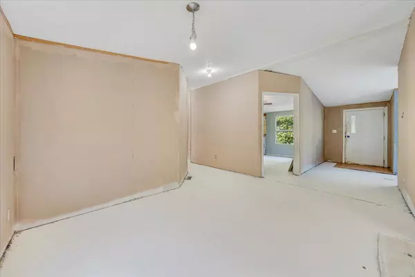 Salem, VA 24153,3120 Powell DR