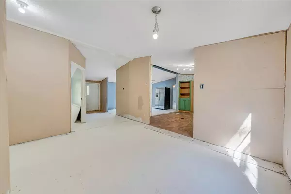 Salem, VA 24153,3120 Powell DR