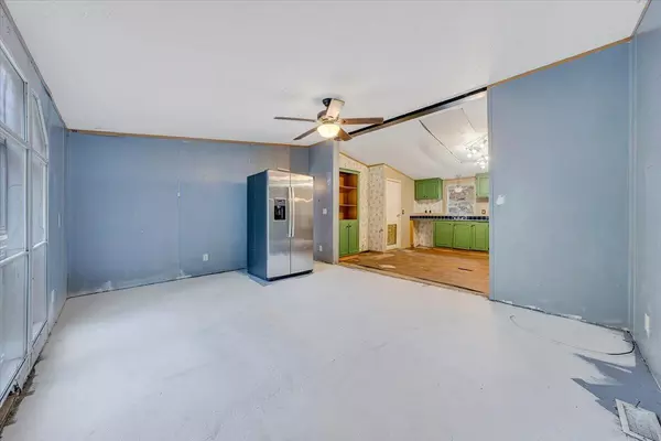 Salem, VA 24153,3120 Powell DR