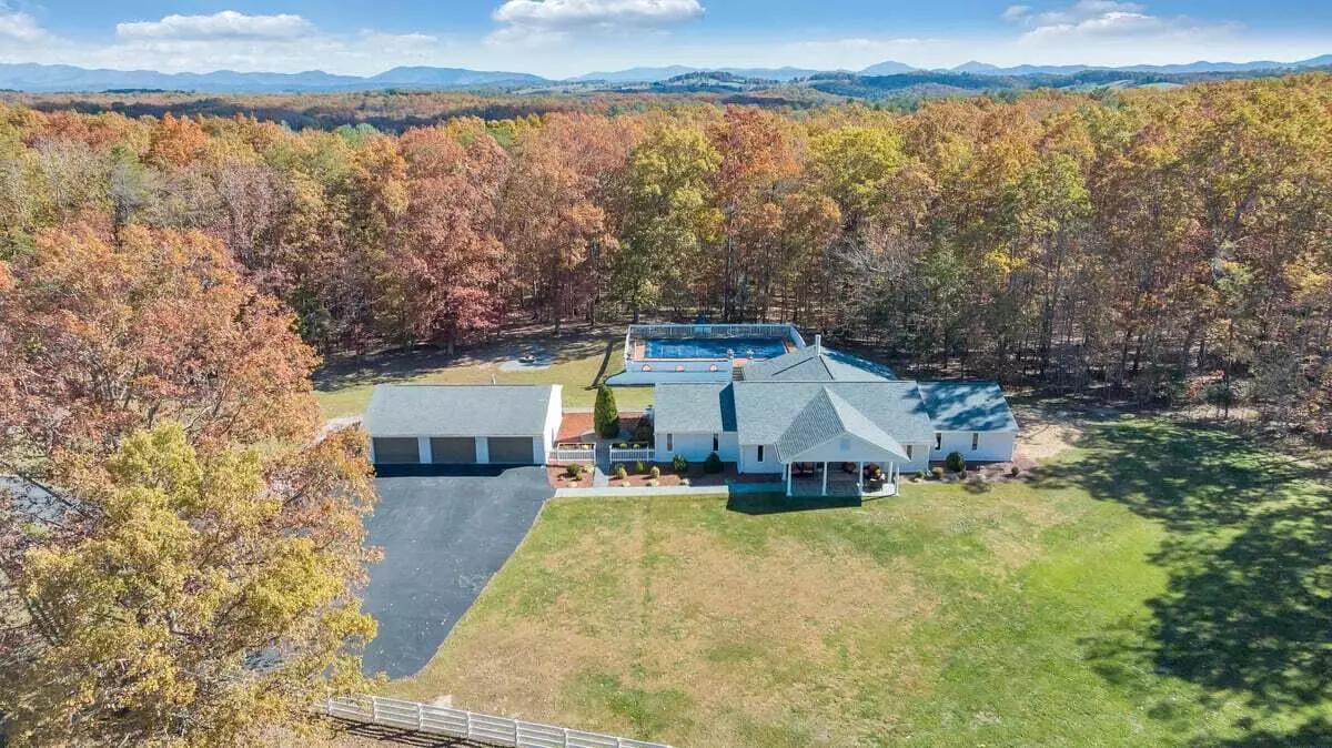 Fincastle, VA 24090,3171 Breckinridge Mill RD