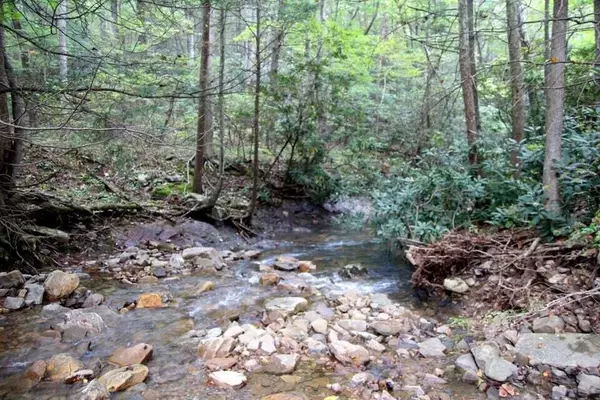 Salem, VA 24153,5829 Bradshaw RD