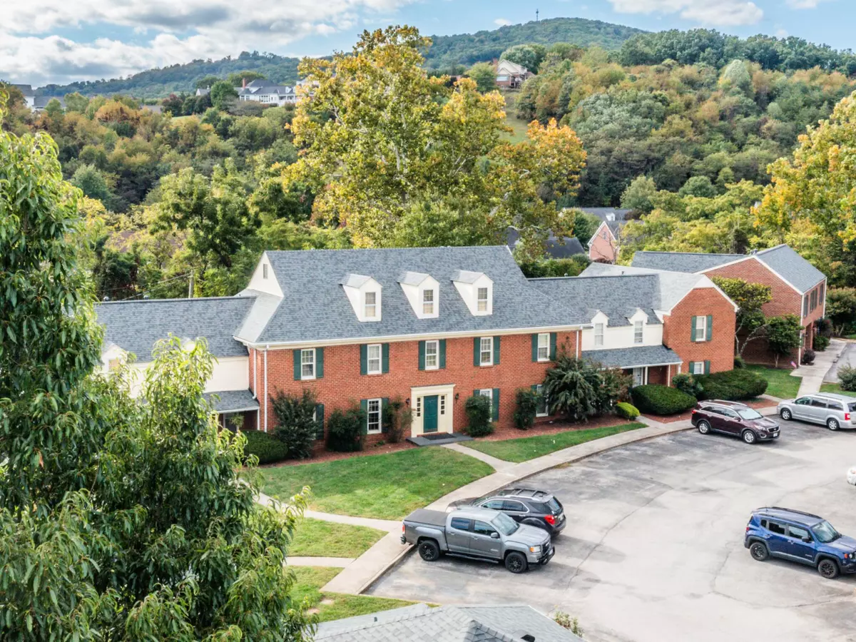 Salem, VA 24153,821 Stonegate DR Unit 13