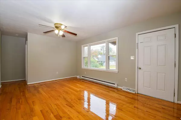 Roanoke, VA 24017,1523 Dunbar ST