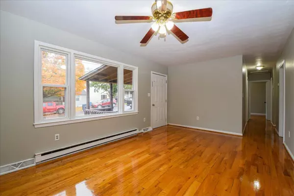 Roanoke, VA 24017,1523 Dunbar ST