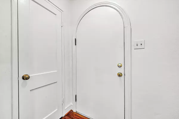 Vinton, VA 24179,617 E Virginia AVE