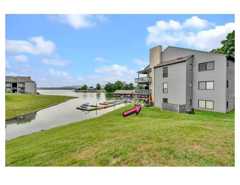 100 Dockside CIR #201, Moneta, VA 24121