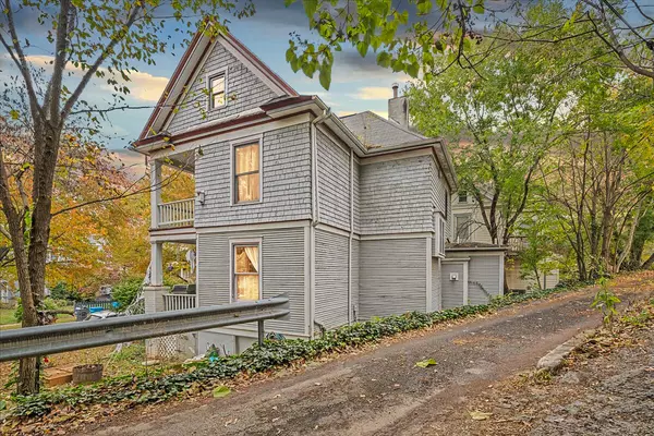 Roanoke, VA 24016,860 Marshall AVE