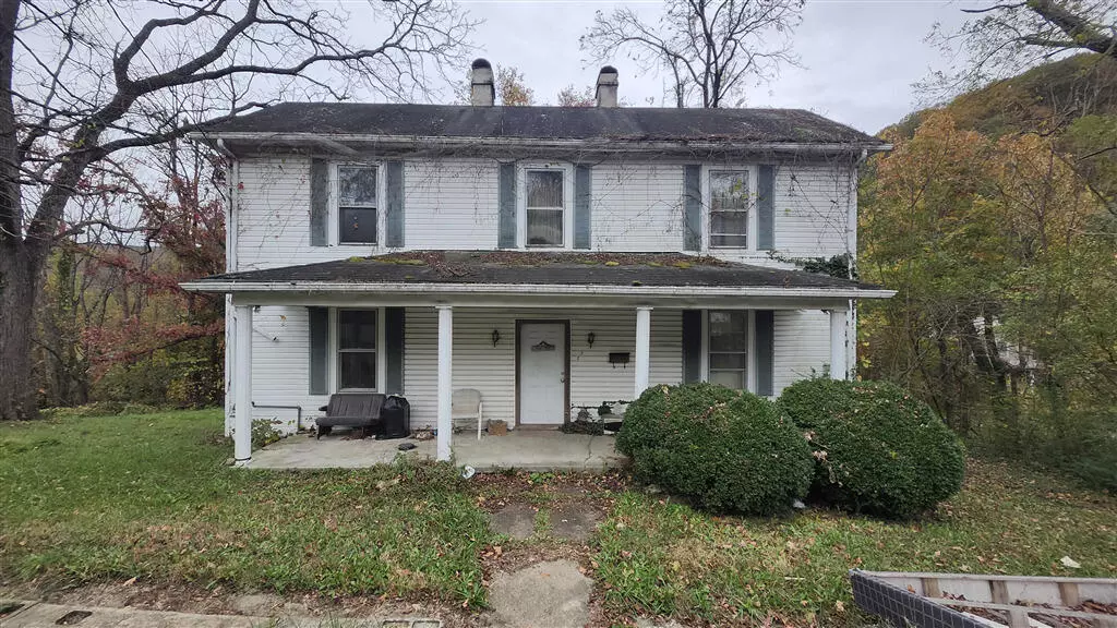Clifton Forge, VA 24422,55 W Pine ST