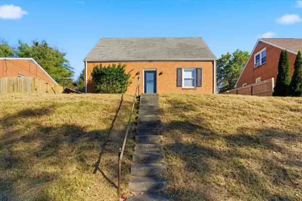 Roanoke, VA 24015,1621 Brandon AVE