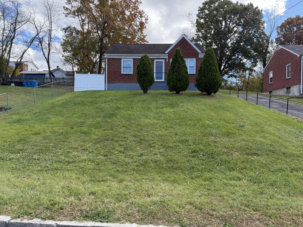 Roanoke, VA 24017,1321 Aspen ST