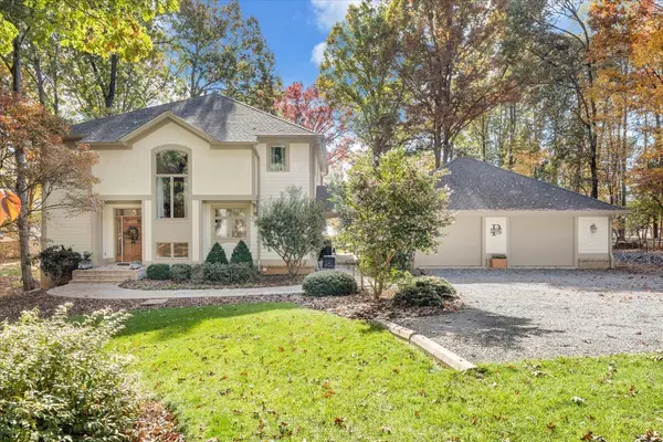 Moneta, VA 24121,190 Tranquility RD