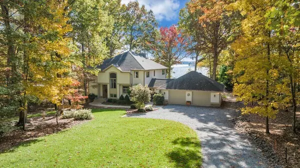 190 Tranquility RD, Moneta, VA 24121