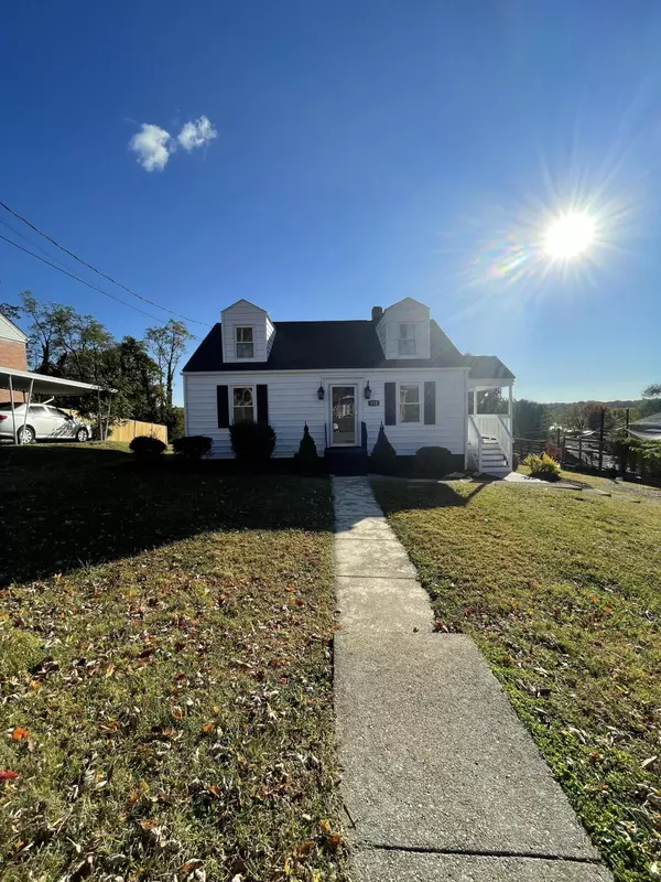 Salem, VA 24153,512 Parkdale DR