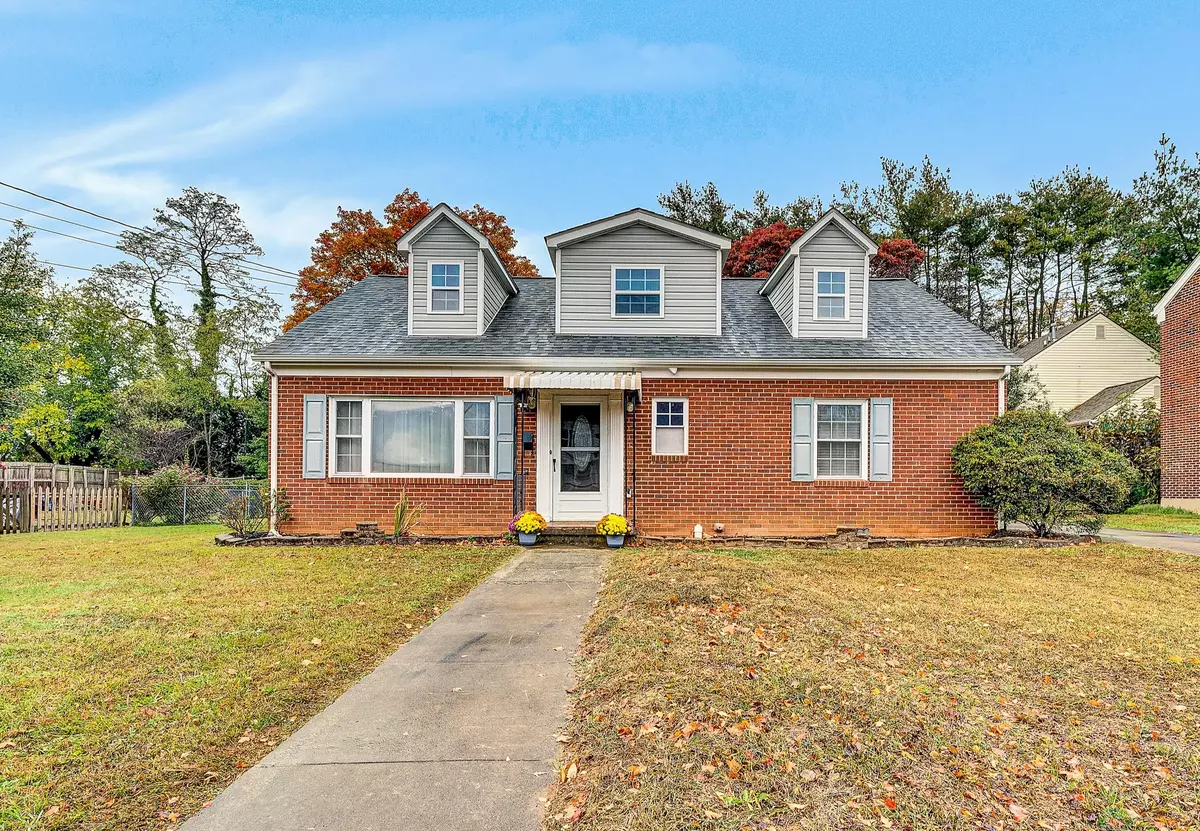 Roanoke, VA 24015,2609 Avenel AVE