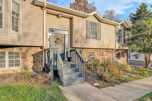 Roanoke, VA 24012,826 Coyner Springs RD