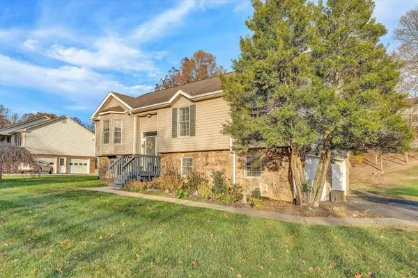 Roanoke, VA 24012,826 Coyner Springs RD