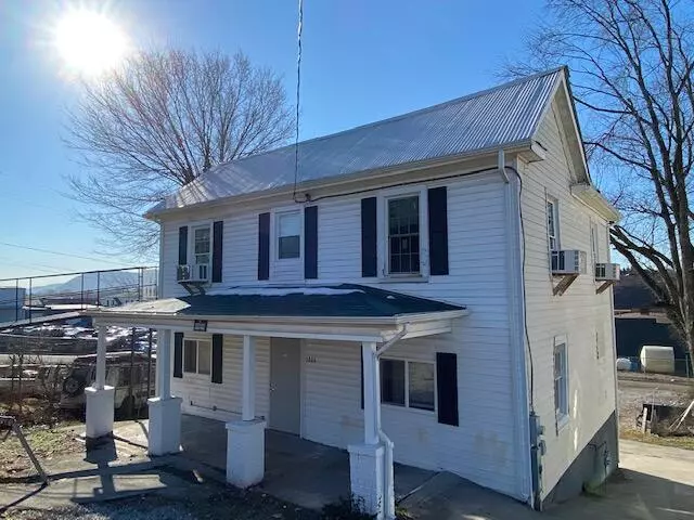 Roanoke, VA 24017,1806 Centre AVE