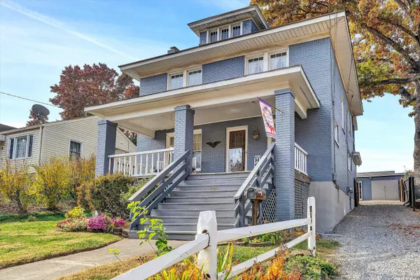 2010 Wayne ST, Roanoke, VA 24012