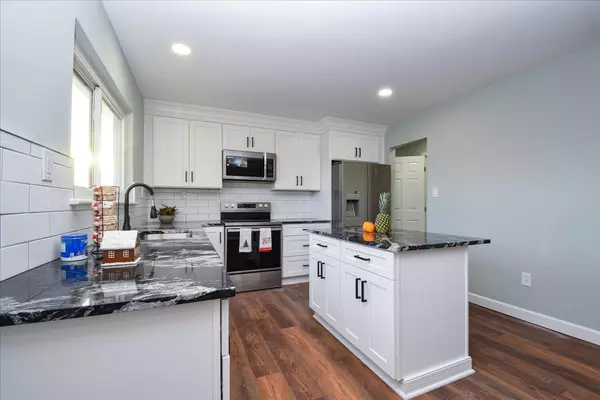 Roanoke, VA 24017,3808 Red Fox DR