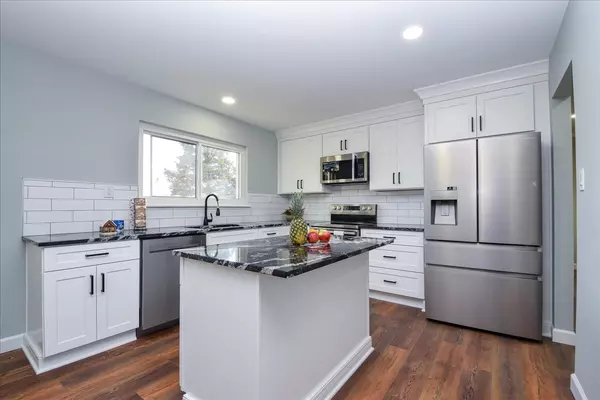 Roanoke, VA 24017,3808 Red Fox DR