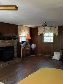 Roanoke, VA 24012,2129 Coachman DR