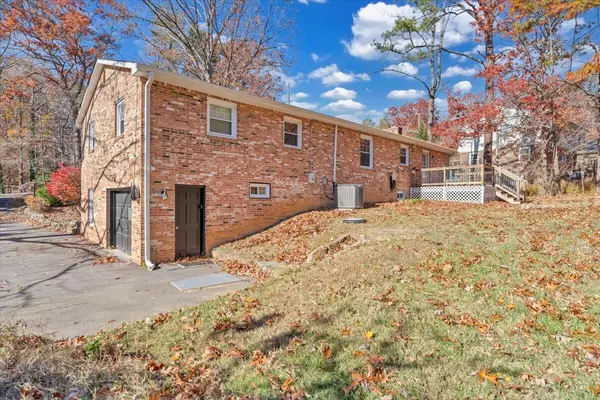 Roanoke, VA 24012,2216 East Ruritan RD