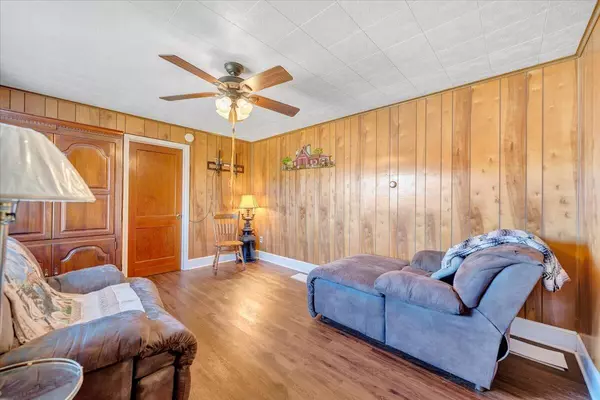 Roanoke, VA 24019,373 Richardson DR