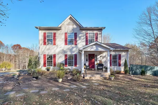 613 Pasley LN, Moneta, VA 24121