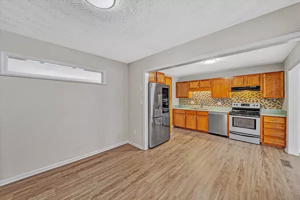 Vinton, VA 24179,915 Halifax CIR