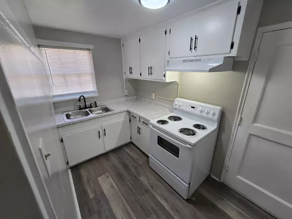 Roanoke, VA 24015,1718 Grandin RD Unit 17