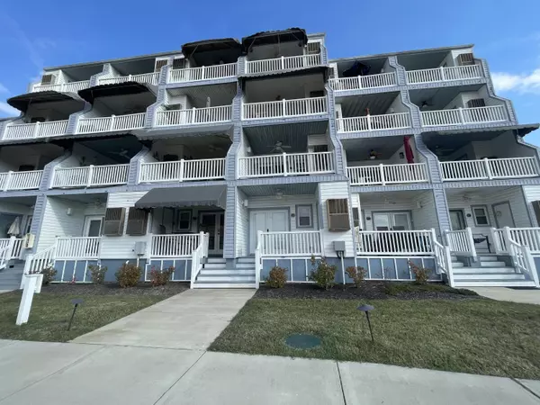 Moneta, VA 24121,1089 Bluewater DR #401