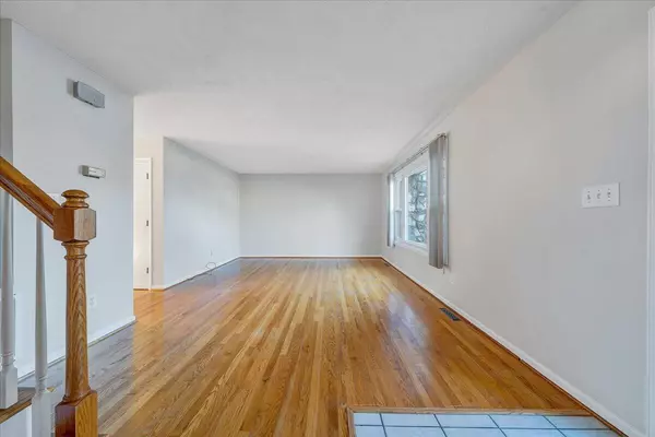 Roanoke, VA 24018,3319 Stonehenge Square