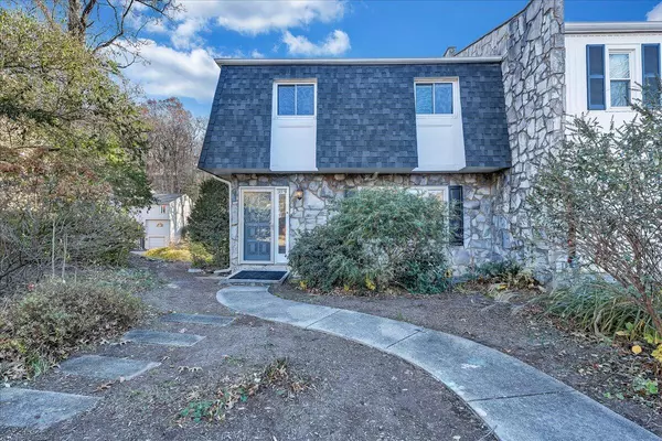 Roanoke, VA 24018,3319 Stonehenge Square