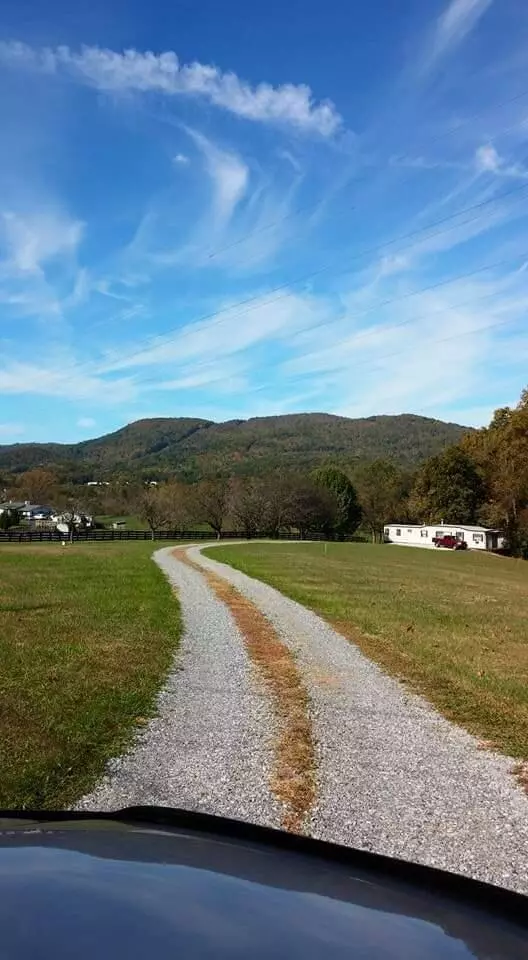 Vinton, VA 24179,4235/4237 Jordantown RD