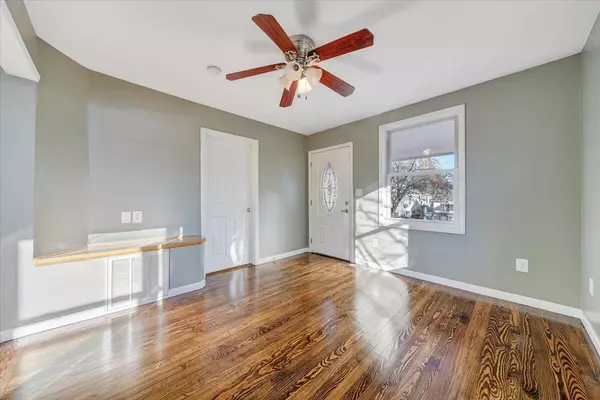 Roanoke, VA 24012,702 Conway ST