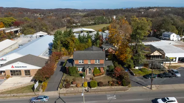 705 Richmond AVE, Staunton, VA 24401