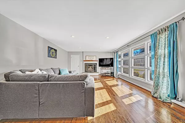 Roanoke, VA 24015,3558 Wright RD