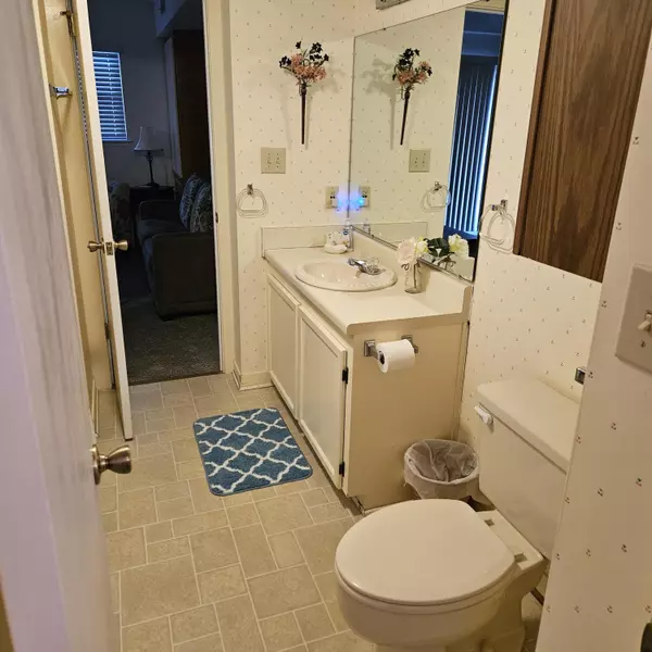 Moneta, VA 24121,1089 Bluewater DR Unit 506