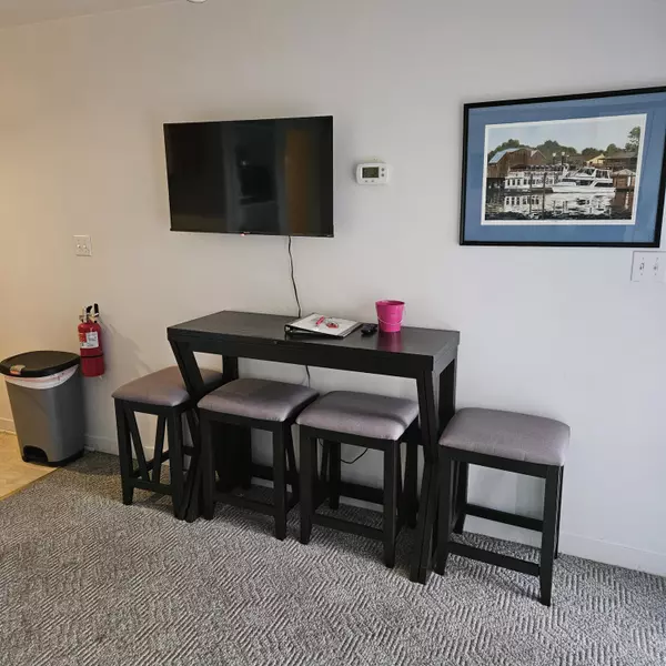 Moneta, VA 24121,1089 Bluewater DR Unit 506