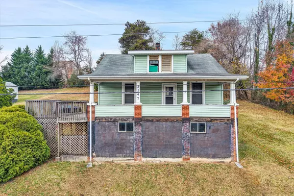 3147 Garden City BLVD, Roanoke, VA 24014